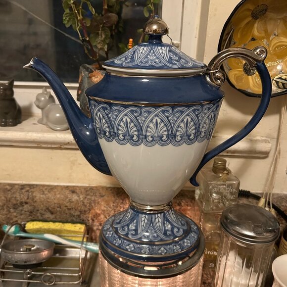 Bombay Company Chinoiserie "ARABESQUE" 12-inch Tall Coffee Pot & Lid Blue/White - Picture 7 of 7